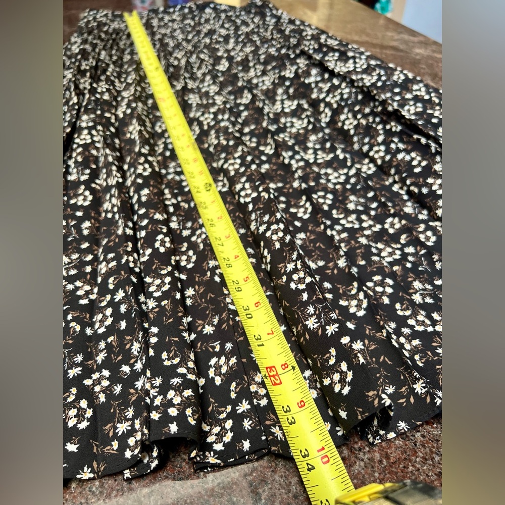 Max Studio Skirt Women’s Size Small Long Black Pleated Lined Floral Print - Picture 8 of 11